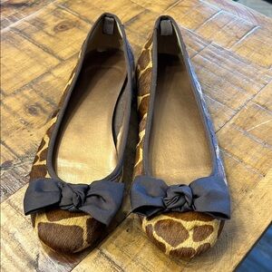 Stylish Gap Giraffe Print Flats with Bow